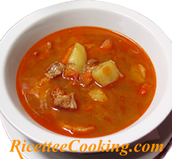 Zuppa di gulash ungherese (gulyas)